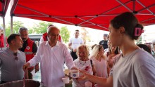 Özdilek AVM Önü Aşure İkramı
