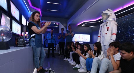 Kepez’in Mobil Bilim Tırı okullarda