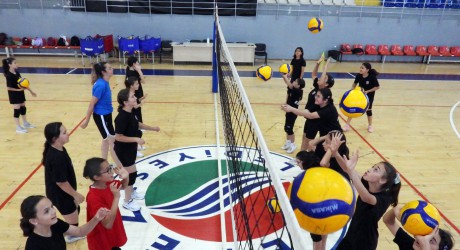 Filenin sultanları voleybol kurslarını doldurdu