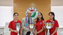 Türkiye’nin gol kraliçesi Gazel Dikme Kepez’i gururlandırdı