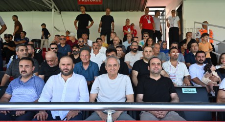 Kocagöz, Kepezspor Futbol AŞ-Karaman FK maçını tribünden izledi