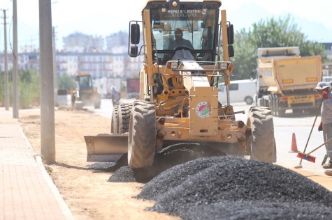 Kepez’den Göksu Mahallesi’ne sıcak asfalt