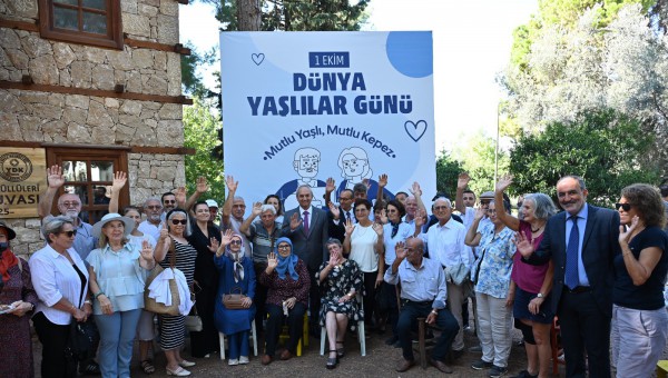 Kepez’den 1 Ekim Dünya Yaşlılar Günü’nde anlamlı etkinlik 