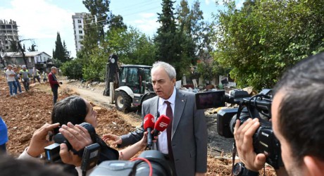 Kepez’de çöp ev operasyonu