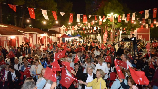 Yıldızların şovu Dokumapark’ta izlendi 