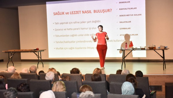 Uluslararası Yaşlılıkta Sağlık ve Esenlik Festivali’nde; “Sağlıklı Yaş Almak” konuşuldu 