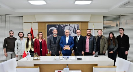 Ödüllü Kepez Kent Tiyatrosu ekibinden, Başkan Kocagöz’e ziyaret