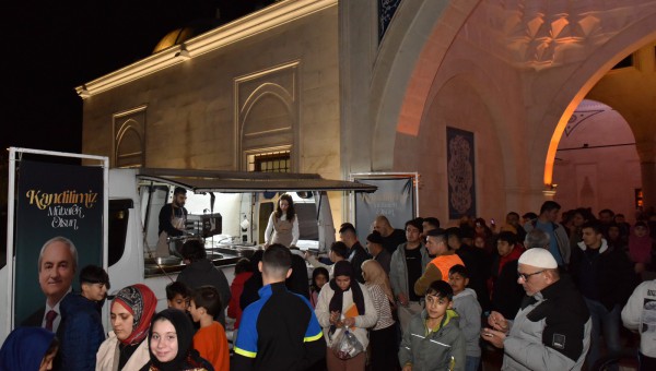 Kepez’de Miraç Kandili’nde lokmalar döküldü 