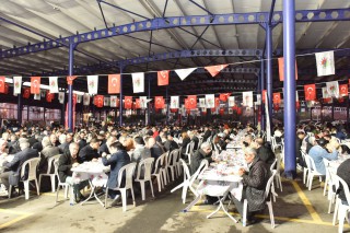 Kepez’de Ramazan’ın ilk iftar sofraları Düdenbaşı’nda kuruldu