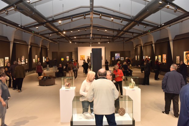 Kepez’de “Tomurcuk Zamanı” Sergisi sanatseverlerle buluştu