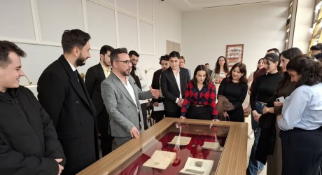 Antalya Kütüphanesi’nde stajyer avukatlara Hukuk ve Edebiyat Söyleşisi