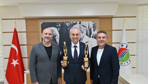 Kepez’de sanata çifte ödül 