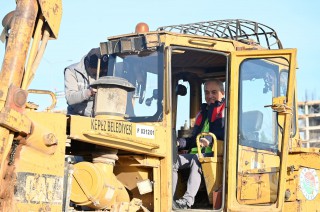 Kocagöz, sahada belediye ekipleriyle çalıştı