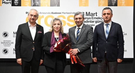 Dokumapark’ta üç nesil kadın sanatçı “CROSS”  sergisinde buluştu