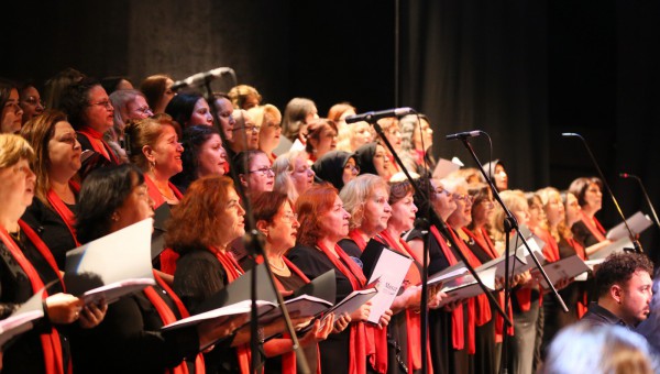 Kadınların sesi, 8 Mart’ta çocuk ve gençlerin yetenekleriyle yankılandı 