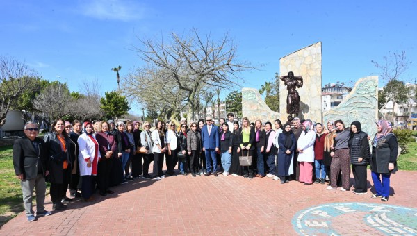 Kocagöz, 8 Mart’ta personellerini unutmadı    