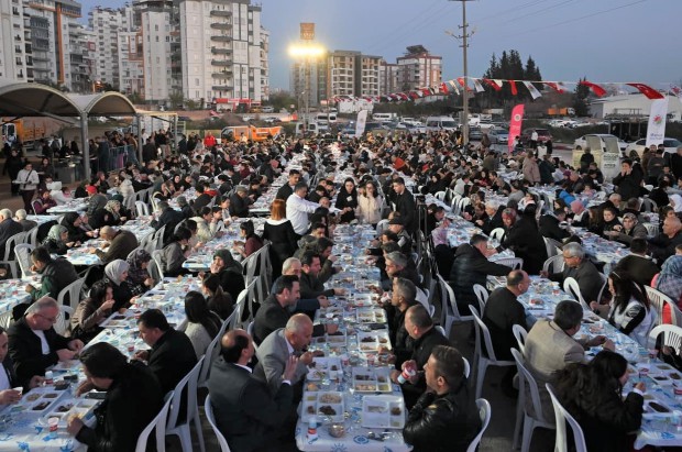 Kepez’de her gün iftar, her gün bereket  
