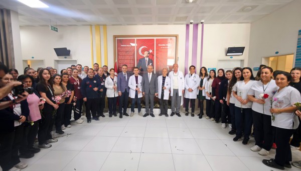 Kocagöz, sağlık çalışanlarının Tıp Bayramı’nı kutladı 