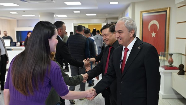 Kepez’de bayram sevinci personelle paylaşıldı 