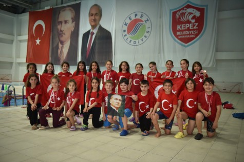 Kepezspor yüzme takımından 5 altın, 4 gümüş, 6 bronz başarı