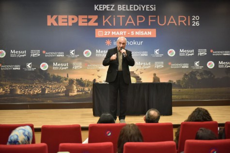 Prof.Dr. Nurullah Genç, Kepez Kitap Fuarı’nda kelimenin ve edebiyatın gücünü anlattı