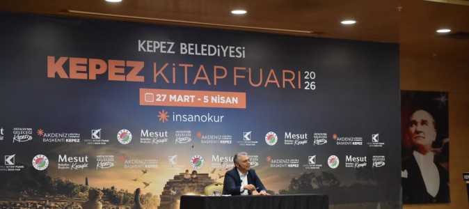 Ümit Uysal, Kepez Kitap Fuarı’nda okurlarla buluştu