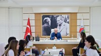 Kocagöz, öğrencilerin projelerini dinledi