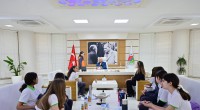 Kocagöz, öğrencilerin projelerini dinledi