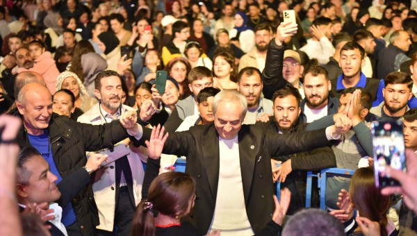 Kepez’de Dünya Romanlar Günü’ne özel ‘Roman Gecesi’ 