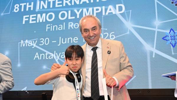 Dünyanın genç matematik dehaları Kepez’de ödüllendirildi 