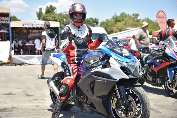 Kepez’de motodrag şampiyonları kupalarını aldı