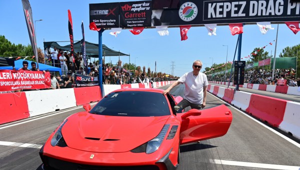 Kepez’de drag rüzgarı esti 