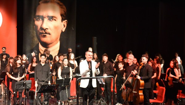 Kepez’de müziğin ustaları ve genç yetenekler aynı sahnede 