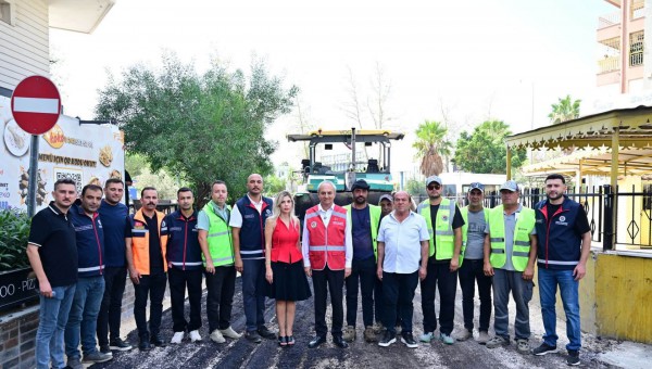 Kepez’in Kültür Mahallesi’ne sıcak asfalt 