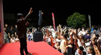 Sahne Kepez Zeytinlik’te çocukların yüzünü güldürdü