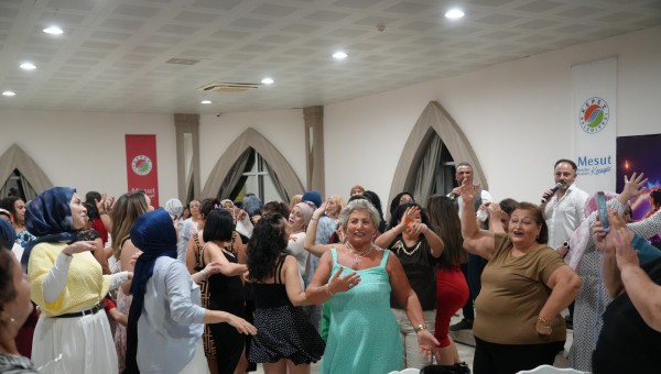 Kepez’de Kadınlar Matinesi ile  eğlence dolu buluşma 