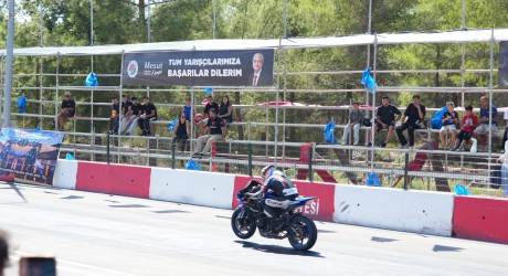 Kepez’de Moto Drag heyecanı start aldı
