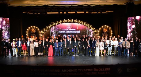 Sanatın Evrensel Işığı Kepez'de Yükseldi