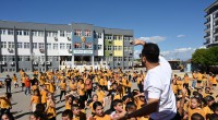 Sahne Kepez ile çocukların neşesi Yeni Mahalle'de